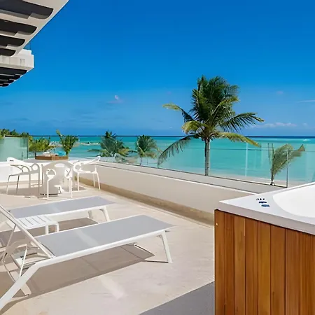 Punta Palmera Beach Front With Private Cold Jacuzzi